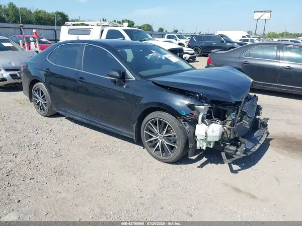 4T1T11AK3PU109003 2023 TOYOTA CAMRY - Image 1