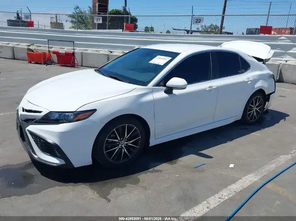 4T1T11AK3PU786200 2023 TOYOTA CAMRY - Image 2