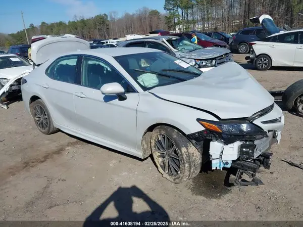 4T1T11AK3RU242153 2024 TOYOTA CAMRY - Image 1
