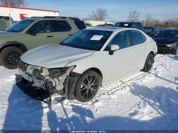 4T1T11AK3RU258871 2024 TOYOTA CAMRY - Image 2