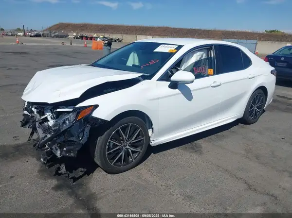 4T1T11AK3RU881570 2024 TOYOTA CAMRY - Image 2