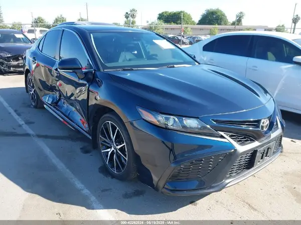 4T1T11AK4MU429538 2021 TOYOTA CAMRY - Image 1
