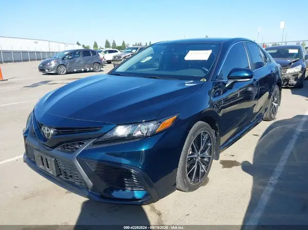 4T1T11AK4MU429538 2021 TOYOTA CAMRY - Image 2