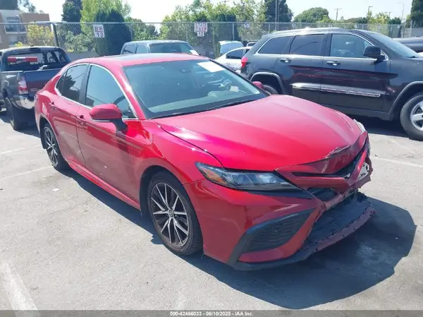 4T1T11AK4MU487942 2021 TOYOTA CAMRY - Image 1