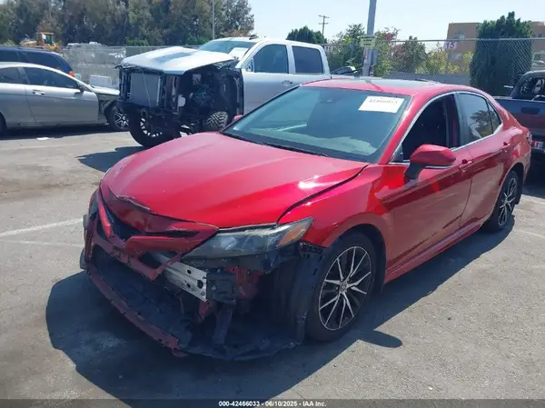 4T1T11AK4MU487942 2021 TOYOTA CAMRY - Image 2