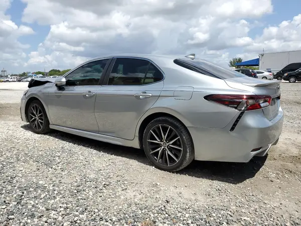 4T1T11AK4MU560405 2021 TOYOTA CAMRY - Image 2