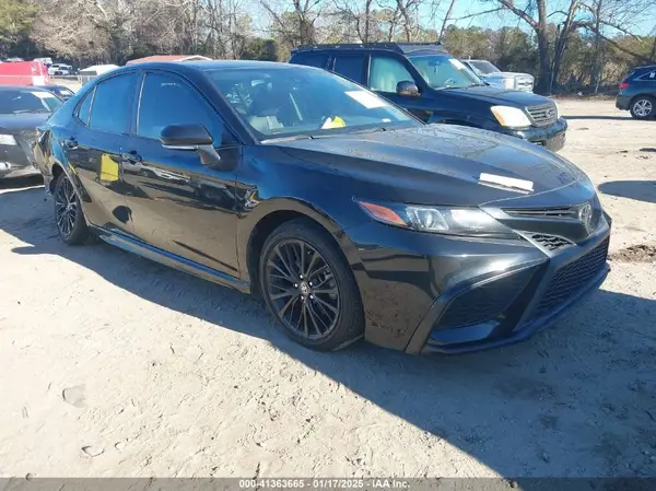 4T1T11AK4NU032719 2022 TOYOTA CAMRY - Image 1