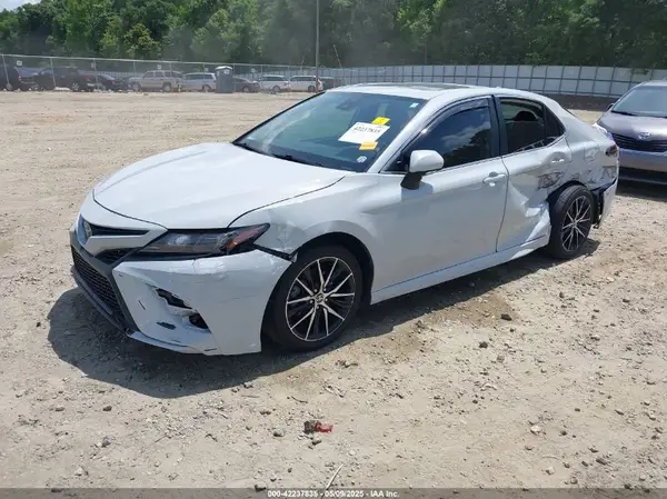4T1T11AK4NU045356 2022 TOYOTA CAMRY - Image 2