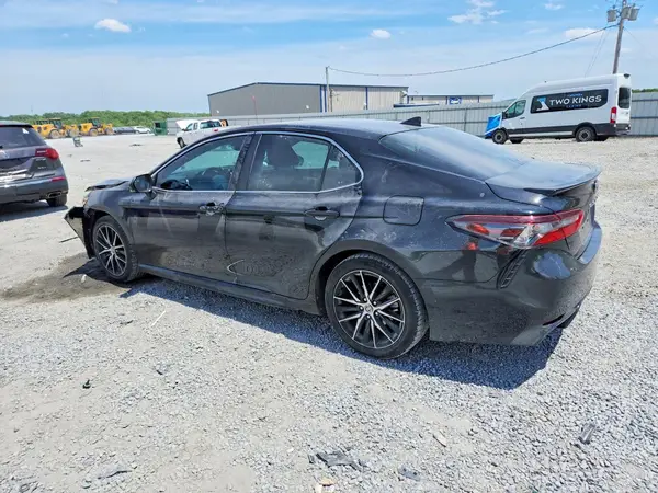 4T1T11AK4NU045826 2022 TOYOTA CAMRY - Image 2