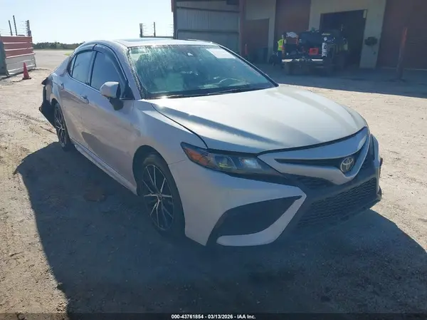 4T1T11AK4NU046913 2022 TOYOTA CAMRY - Image 1