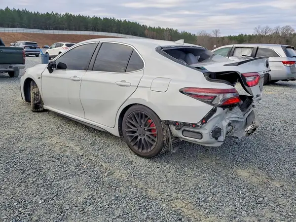 4T1T11AK4NU052369 2022 TOYOTA CAMRY - Image 2