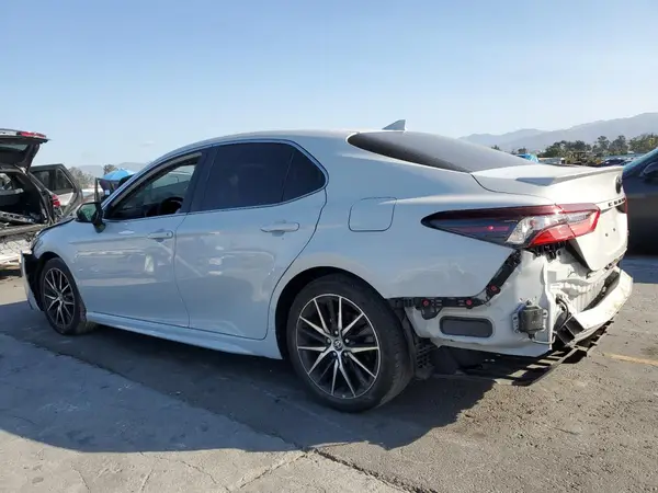 4T1T11AK4NU060312 2022 TOYOTA CAMRY - Image 2