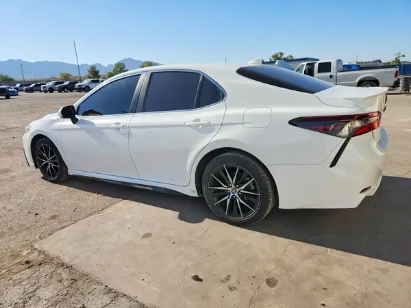 4T1T11AK4NU064084 2022 TOYOTA CAMRY - Image 2