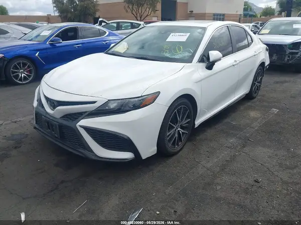 4T1T11AK4NU065784 2022 TOYOTA CAMRY - Image 2