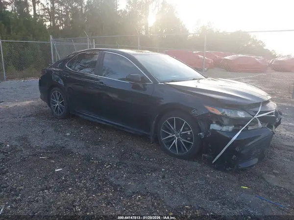 4T1T11AK4NU621754 2022 TOYOTA CAMRY - Image 1