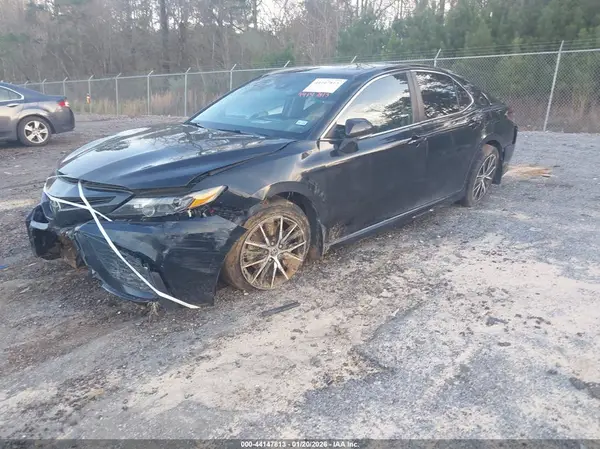 4T1T11AK4NU621754 2022 TOYOTA CAMRY - Image 2