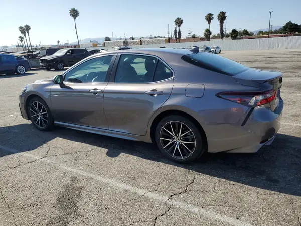 4T1T11AK4NU633449 2022 TOYOTA CAMRY - Image 2
