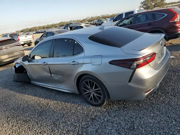 4T1T11AK4NU640529 2022 TOYOTA CAMRY - Image 2