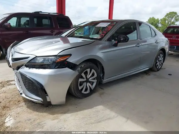 4T1T11AK4NU662501 2022 TOYOTA CAMRY - Image 2