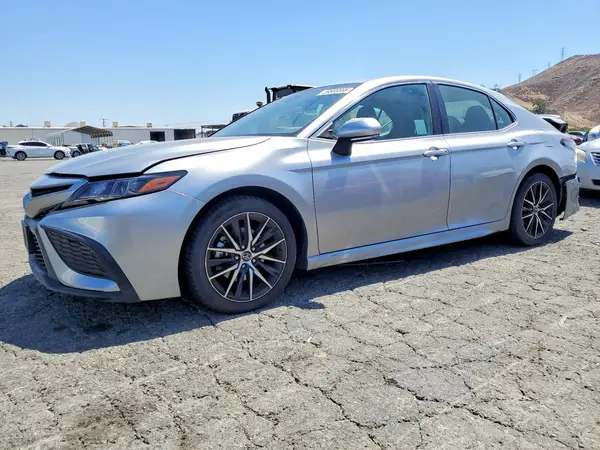 4T1T11AK4NU663583 2022 TOYOTA CAMRY - Image 1
