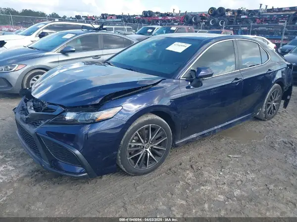 4T1T11AK4NU673773 2022 TOYOTA CAMRY - Image 2