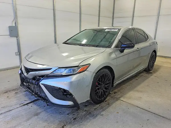4T1T11AK4NU676866 2022 TOYOTA CAMRY - Image 1