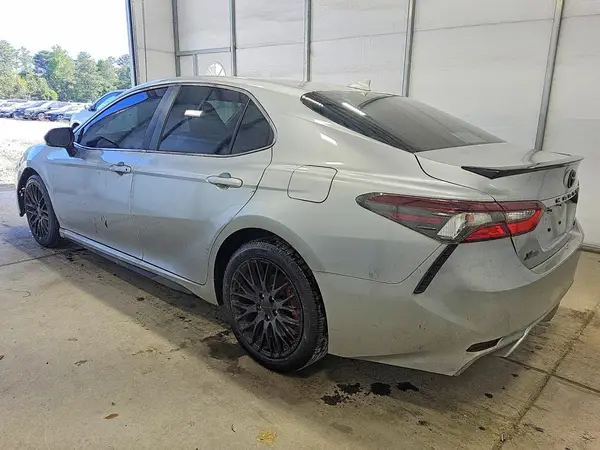 4T1T11AK4NU676866 2022 TOYOTA CAMRY - Image 2
