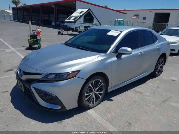 4T1T11AK4NU680285 2022 TOYOTA CAMRY - Image 2