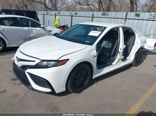 4T1T11AK4NU710191 2022 TOYOTA CAMRY - Image 2