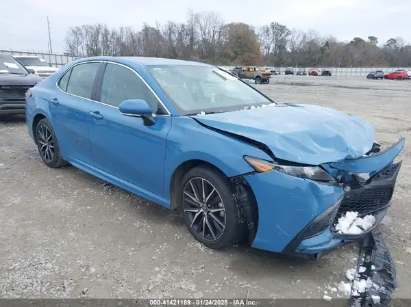 4T1T11AK4PU120947 2023 TOYOTA CAMRY - Image 1