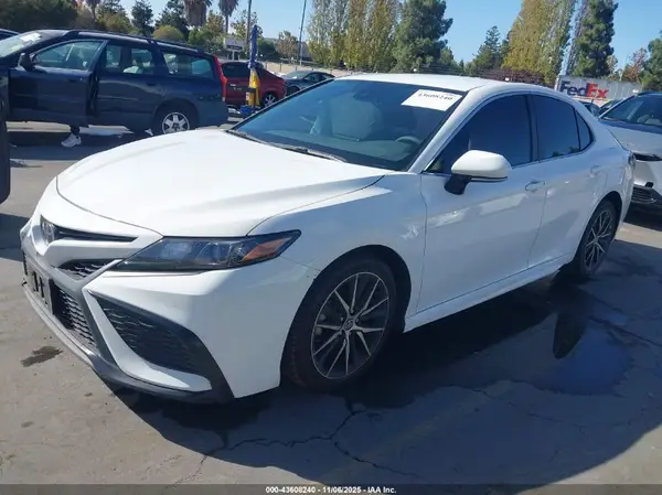 4T1T11AK4PU806129 2023 TOYOTA CAMRY - Image 2