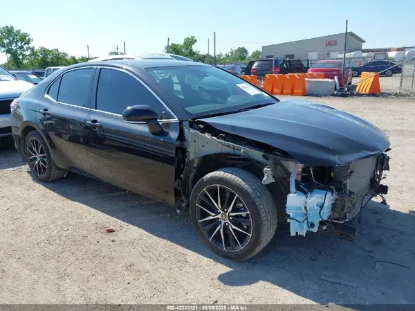 4T1T11AK4PU830401 2023 TOYOTA CAMRY - Image 1
