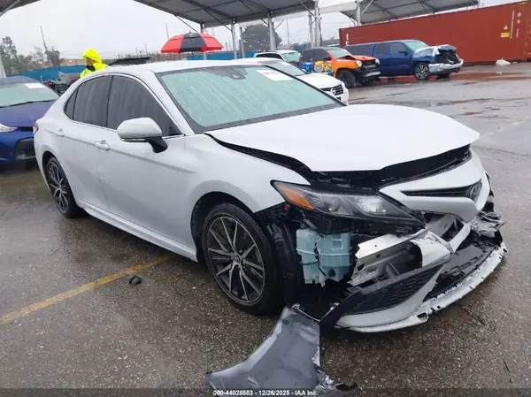 4T1T11AK4RU231677 2024 TOYOTA CAMRY - Image 1