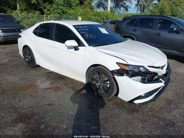 4T1T11AK4RU848058 2024 TOYOTA CAMRY - Image 1