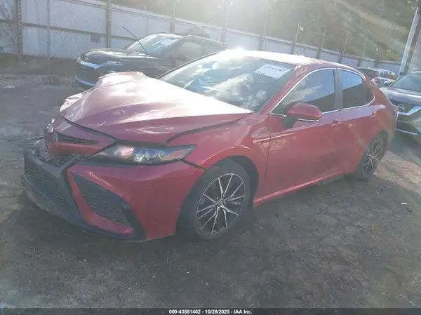 4T1T11AK5MU429967 2021 TOYOTA CAMRY - Image 2