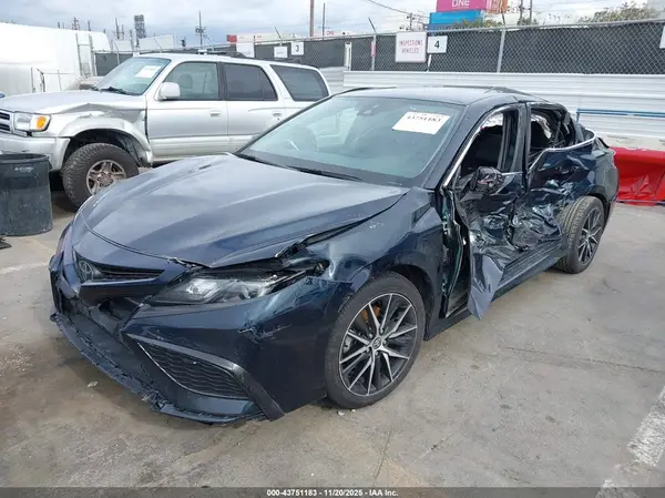 4T1T11AK5MU440497 2021 TOYOTA CAMRY - Image 2