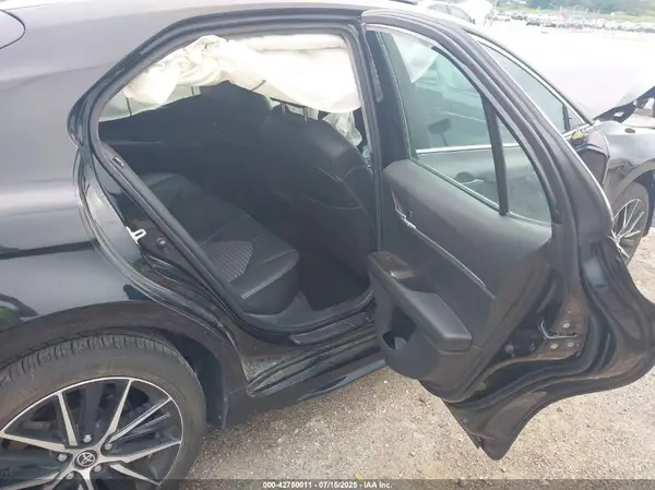4T1T11AK5MU471877 2021 TOYOTA CAMRY - Image 8