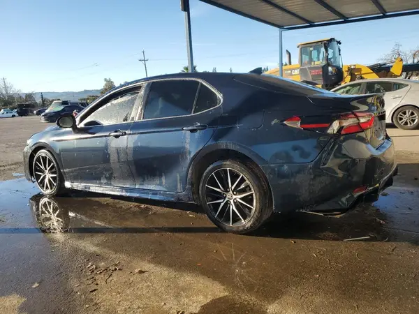 4T1T11AK5MU485620 2021 TOYOTA CAMRY - Image 2
