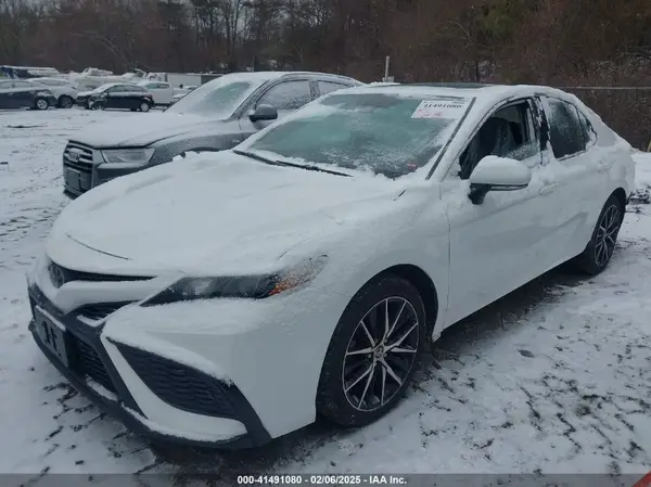4T1T11AK5MU489991 2021 TOYOTA CAMRY - Image 2