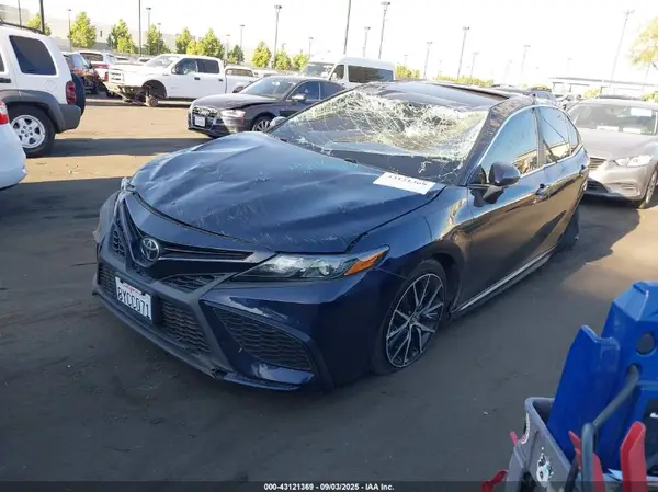 4T1T11AK5MU492275 2021 TOYOTA CAMRY - Image 2