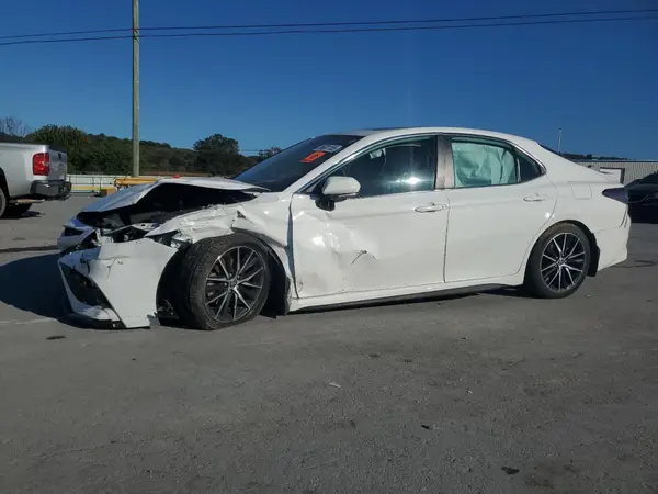 4T1T11AK5MU526862 2021 TOYOTA CAMRY - Image 1