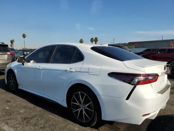 4T1T11AK5MU531785 2021 TOYOTA CAMRY - Image 2