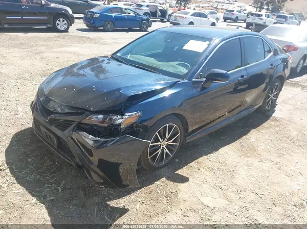 4T1T11AK5MU532385 2021 TOYOTA CAMRY - Image 2