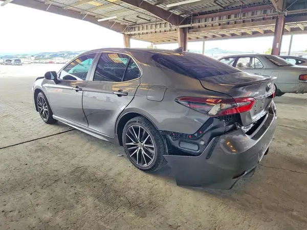 4T1T11AK5MU537523 2021 TOYOTA CAMRY - Image 2