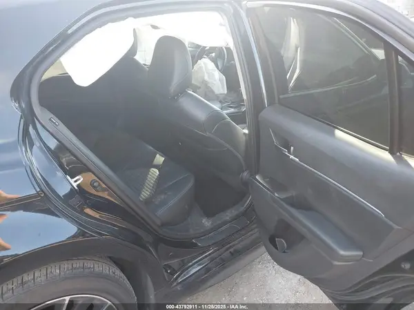 4T1T11AK5MU564799 2021 TOYOTA CAMRY - Image 8