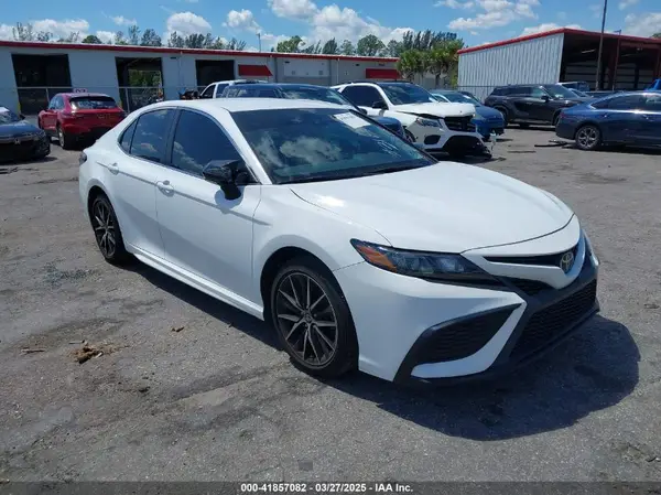 4T1T11AK5MU573115 2021 TOYOTA CAMRY - Image 1
