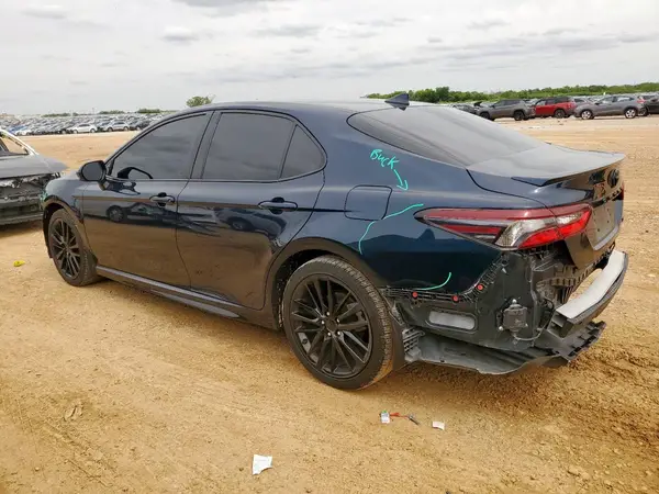4T1T11AK5MU614956 2021 TOYOTA CAMRY - Image 2