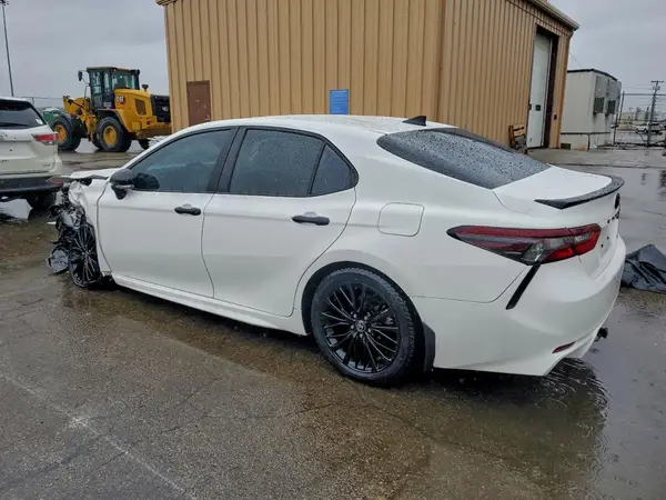 4T1T11AK5NU004668 2022 TOYOTA CAMRY - Image 2