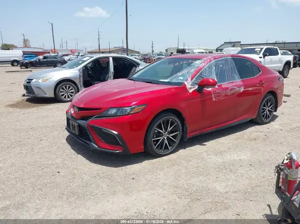 4T1T11AK5NU006503 2022 TOYOTA CAMRY - Image 2