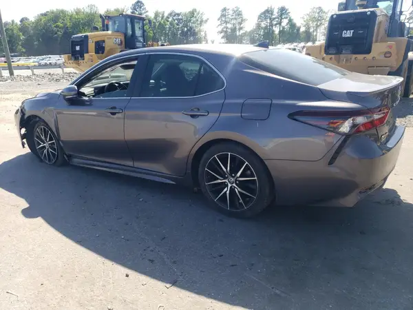 4T1T11AK5NU017095 2022 TOYOTA CAMRY - Image 2